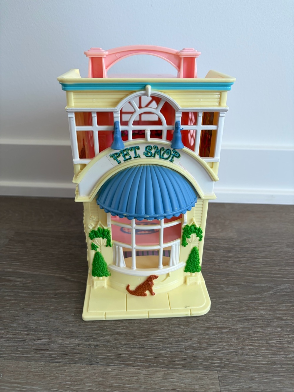 Fisher-Price Sweet Streets Pet Shop & Beauty Salon dollhouse - Picture 2 of 5